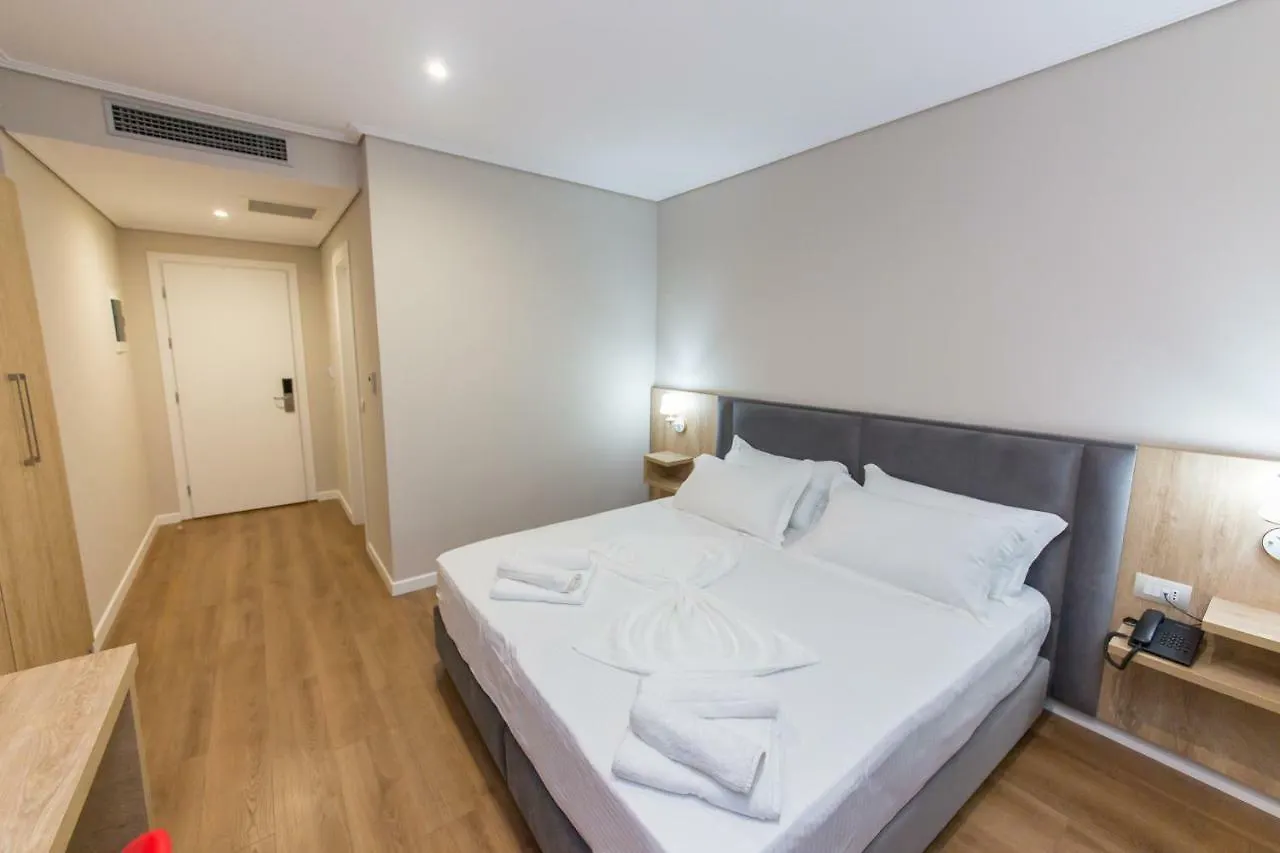 Class Hotel Ksamil