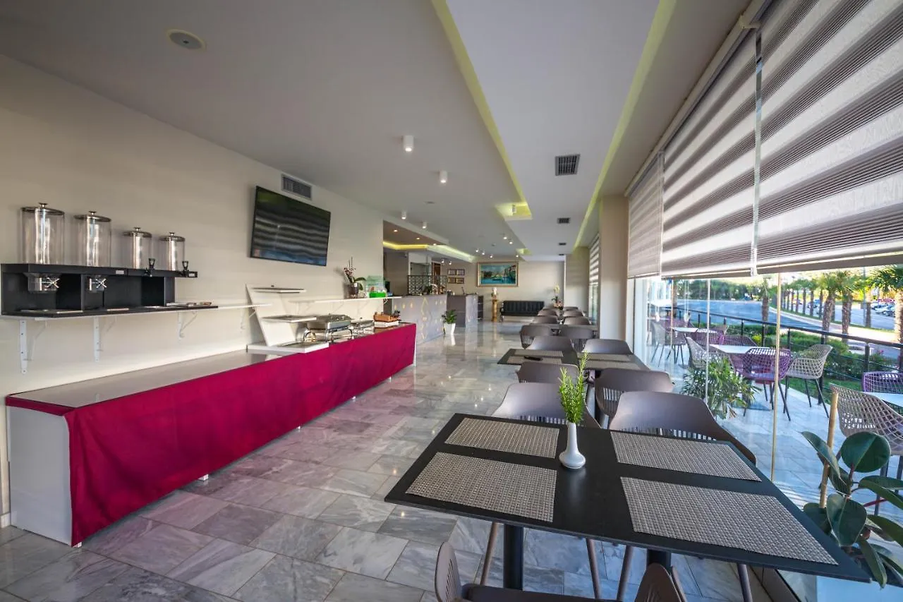 Class Hotel Ksamil