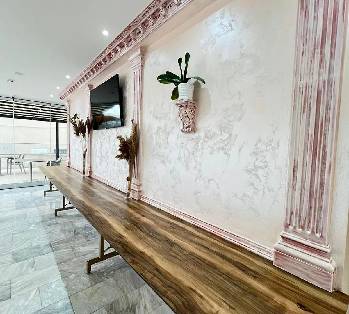 Class Hotel Ksamil
