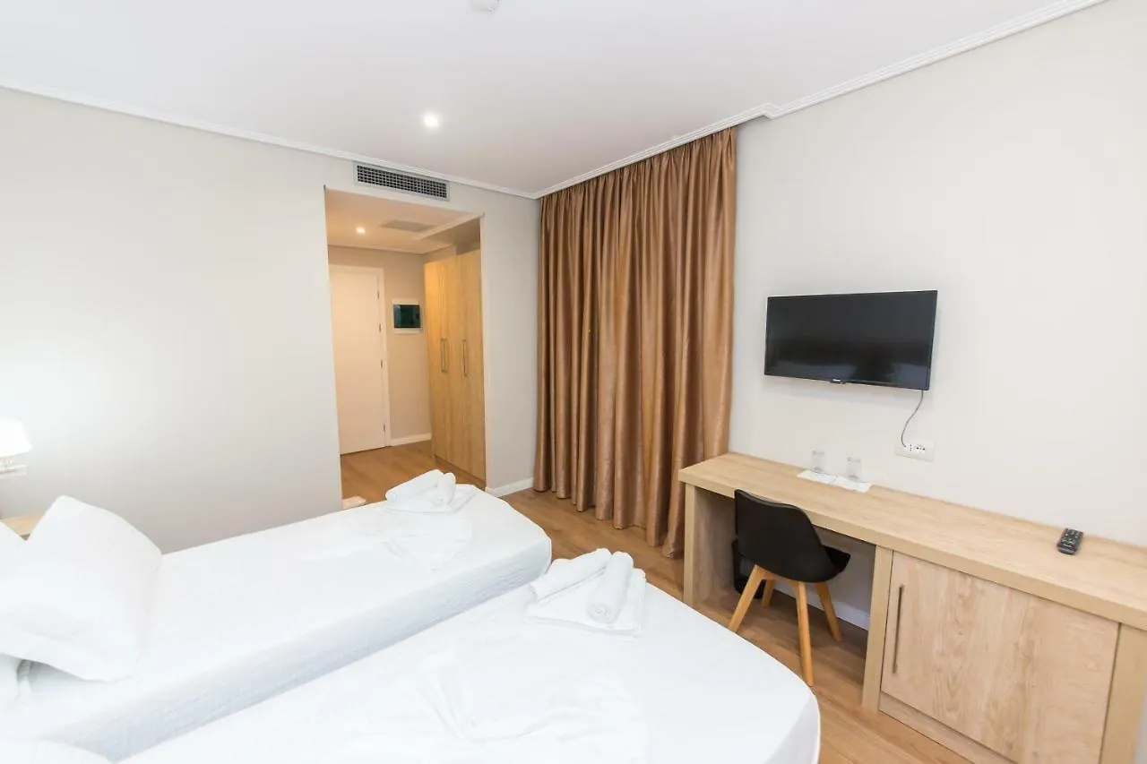Class Hotel Ksamil